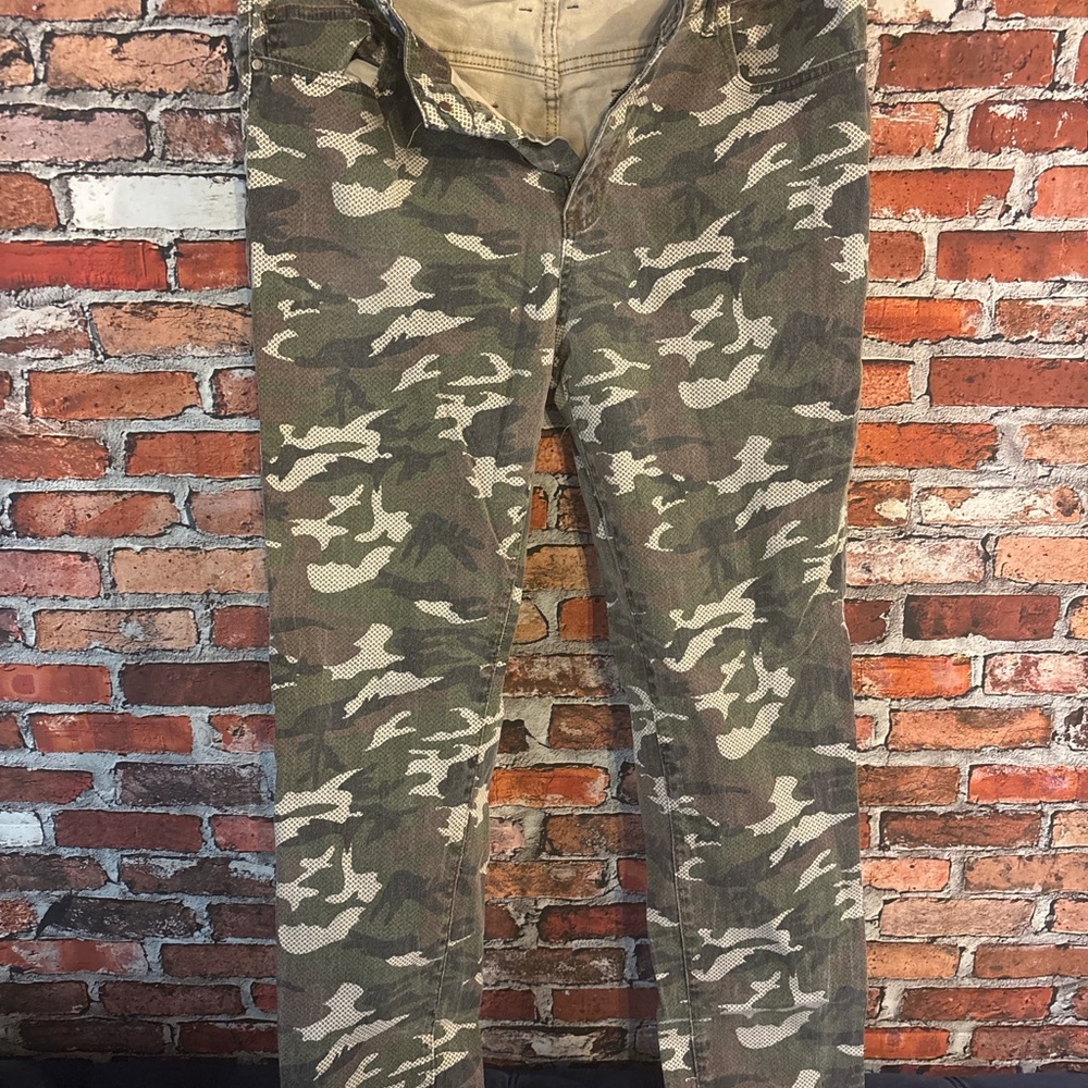 Source Unknown Camouflage Skinny Jeans